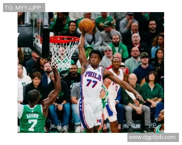 恩比德首节手感冰凉五分钟四投全失状态低迷球队陷入被动局面